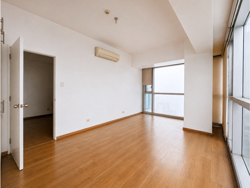For Sale: High-Floor 1BR Residence at St. Francis Shangri-La Place – Tower 2 (Rush Sale)