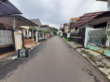 Rumah Tua Harga NJOP dalam perumahan dekat Tb Simatupang / Tol JORR