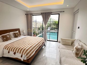 Modern Villa 3 Kamar Tidur di Batu Bolong, Canggu – Private Pool | Freehold