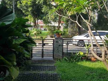 Dijual Cepat Rumah 2 Lantai Siap Huni Bergaya Klasik Modern di Villa Galaxy
