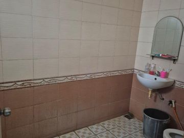 RUMAH LAMA HITUNG TANAH MURAH NIRWANA EKSEKUTIF WONOREJO RUNGKUT SURABAYA TIMUR. DEKAT SEKOLAH IPH, MERR, TOL, BANDARA JUANDA