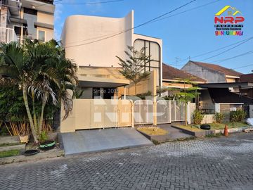 Disewakan Rumah Mewah Cantik Full Furniture di Pusat Kota Banyuwangi