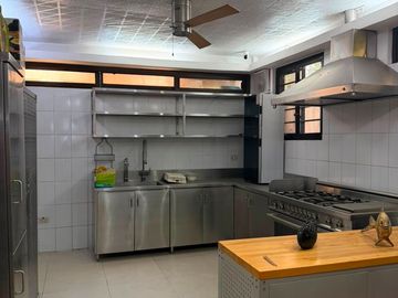 FOR SALE / FOR LEASE – House & Lot in San Lorenzo Village, Makati City PP CODE: L1813