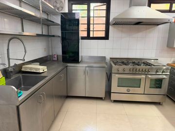 FOR SALE / FOR LEASE – House & Lot in San Lorenzo Village, Makati City PP CODE: L1813