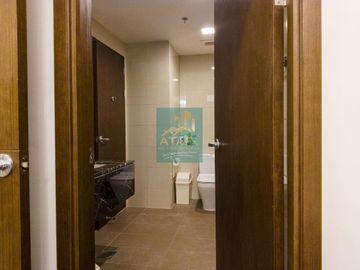 For Rent: Premium 1-Bedroom Condo with Balcony at The Alcoves, Cebu Business Park
