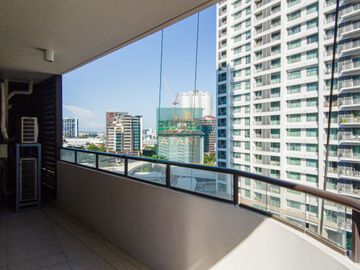 For Rent: Premium 1-Bedroom Condo with Balcony at The Alcoves, Cebu Business Park