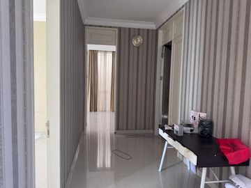 Nego Ciamik Minimalis Rumah La Riz Wood, Pakuwon Indah