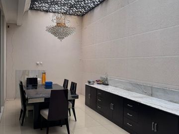 Nego Ciamik Minimalis Rumah La Riz Wood, Pakuwon Indah