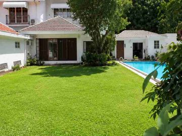 JUAL RUMAH LOKASI PRESTISIUS DI MENTENG JAKARTA PUSAT
