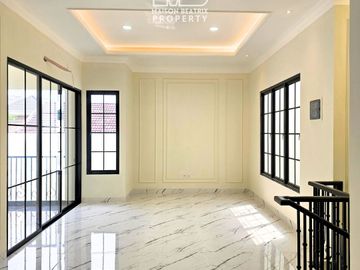 RUMAH ELEGANT MODERN CLASSIC, NYAMAN, MEWAH DAN SIAP HUNI DI NUSA LOKA - BSD