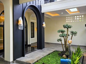 RUMAH ELEGANT MODERN CLASSIC, NYAMAN, MEWAH DAN SIAP HUNI DI NUSA LOKA - BSD