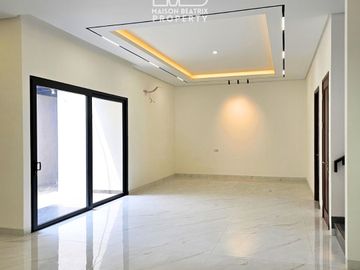 RUMAH ELEGANT MODERN CLASSIC, NYAMAN, MEWAH DAN SIAP HUNI DI NUSA LOKA - BSD