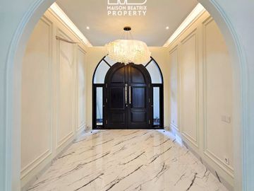 RUMAH ELEGANT MODERN CLASSIC, NYAMAN, MEWAH DAN SIAP HUNI DI NUSA LOKA - BSD