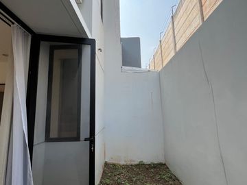 DISEWAKAN RUMAH PARK SERPONG CENDANA CREST PALING DEPAN DEKAT GADING SERPONG