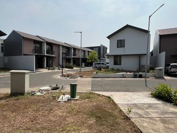DISEWAKAN RUMAH PARK SERPONG CENDANA CREST PALING DEPAN DEKAT GADING SERPONG