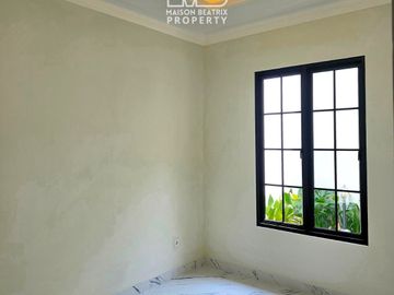 RUMAH ELEGANT MODERN CLASSIC, NYAMAN, MEWAH DAN SIAP HUNI DI NUSA LOKA - BSD