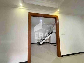 Rumah Cantik Siap Huni di Griya Bintara Indah Bekasi