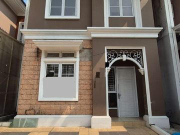 Disewakan Rumah di cluster Trimezia, gading serpong