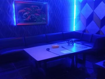 Dijual cepet dan disewakan ruko gandeng kalimalang  Full furnish ex karoke