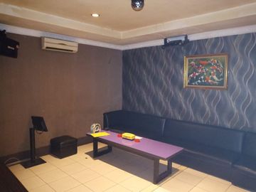 Dijual cepet dan disewakan ruko gandeng kalimalang  Full furnish ex karoke