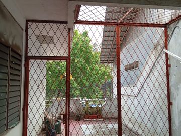 Dijual Rumah Duren Sawit Pinggir Jalan - Lokasi Strategis Bisa Untuk Usaha