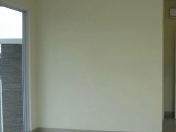 DIJUAL CEPAT RUMAH SIAP HUNI DI CLUSTER AMERIKA LATIN GREEN LAKE CITY TANGERANG