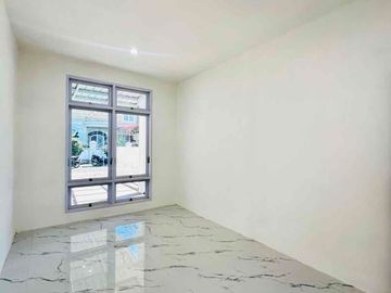 RUMAH SIAP HUNI DALAM KOMPLEK BESAR MEDAN JOHOR