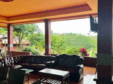 DIJUAL VILLA TRAWAS SIAP HUNI MEWAH FULL FURNISH