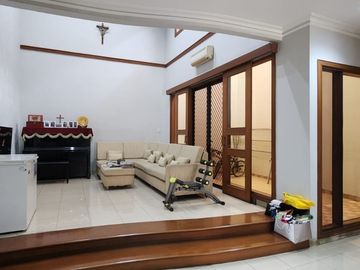 Rumah Full Furnished SHM Lebar 10 Cluster Sapphire PHG (Pondok Hijau Golf)
