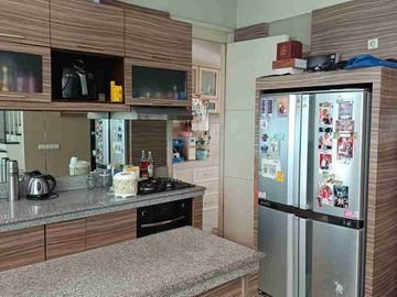 Dijual Rumah  Wisata Bukit Mas Full Furnish