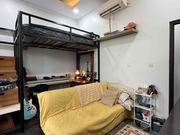 Modern Kontemporer Private Pool Pondok Cabe dekat Tol Pamulang