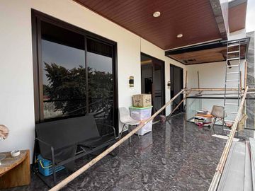 Modern Kontemporer Private Pool Pondok Cabe dekat Tol Pamulang