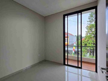 rumah baru dalam komplek siap huni di Jatibening Bekasi