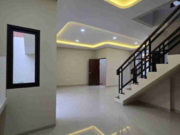 rumah baru dalam komplek siap huni di Jatibening Bekasi