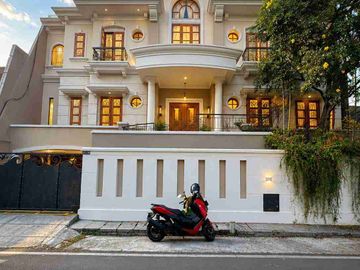 Di Jual Rumah Mewah Desain Eropa clasik siap Huni Di Cempaka Putih Jakarta Pusat
