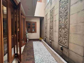 Di Jual Rumah Mewah Desain Eropa clasik siap Huni Di Cempaka Putih Jakarta Pusat