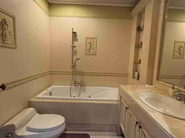 Di Jual Rumah Mewah Desain Eropa clasik siap Huni Di Cempaka Putih Jakarta Pusat
