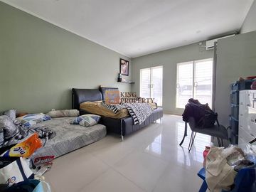 Strategis Akses ke Mall Central Park Jual Rumah 3Lt. Unfurnished di Komplek Bidara Tomang Dekat ke Pintu Tol Dalam Kota, Taman Anggrek & Kampus