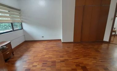 Furnished 3BR Unit For Rent in Legaspi Park View