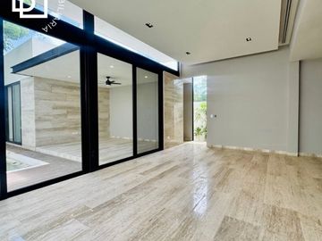 Casa en venta o renta con recamara principal en planta baja en residencial con amenidades premium