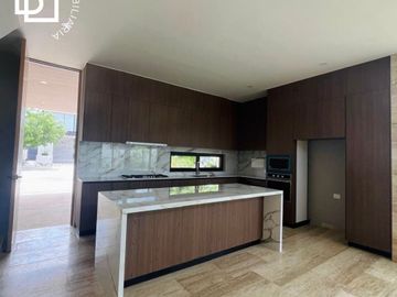 Casa en venta o renta con recamara principal en planta baja en residencial con amenidades premium