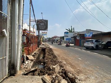 Disewakan Gudang Strategis di Jl. Pemuda Depok – Parkiran Luas, Cocok untuk Ekspedisi, Toko Retail