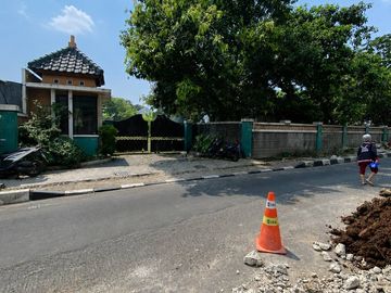 Disewakan Gudang Strategis di Jl. Pemuda Depok – Parkiran Luas, Cocok untuk Ekspedisi, Toko Retail