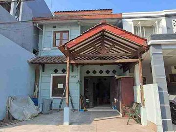 rumah 2,5 lantai siap huni 
Jatinegara indah