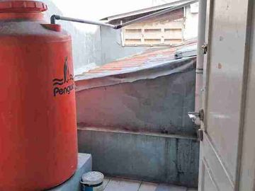 rumah 2,5 lantai siap huni 
Jatinegara indah