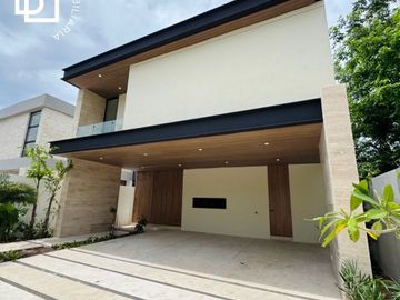 Casa en venta o renta con recamara principal en planta baja en residencial con amenidades premium