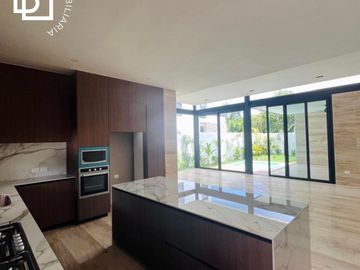 Casa en venta o renta con recamara principal en planta baja en residencial con amenidades premium