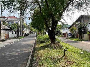 rumah megah jalan boulevard 
wijaya Kusuma pondok bambu duren sawit