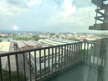 FULLY FURNISHED 1BR WITH BALCONY | ACACIA ESCALADES | ₱20K/MONTH