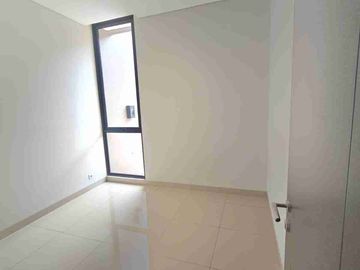 Disewakan Rumah Type Deluxe 3 KT di Cluster Viola Summarecon Crown Gading Bekasi